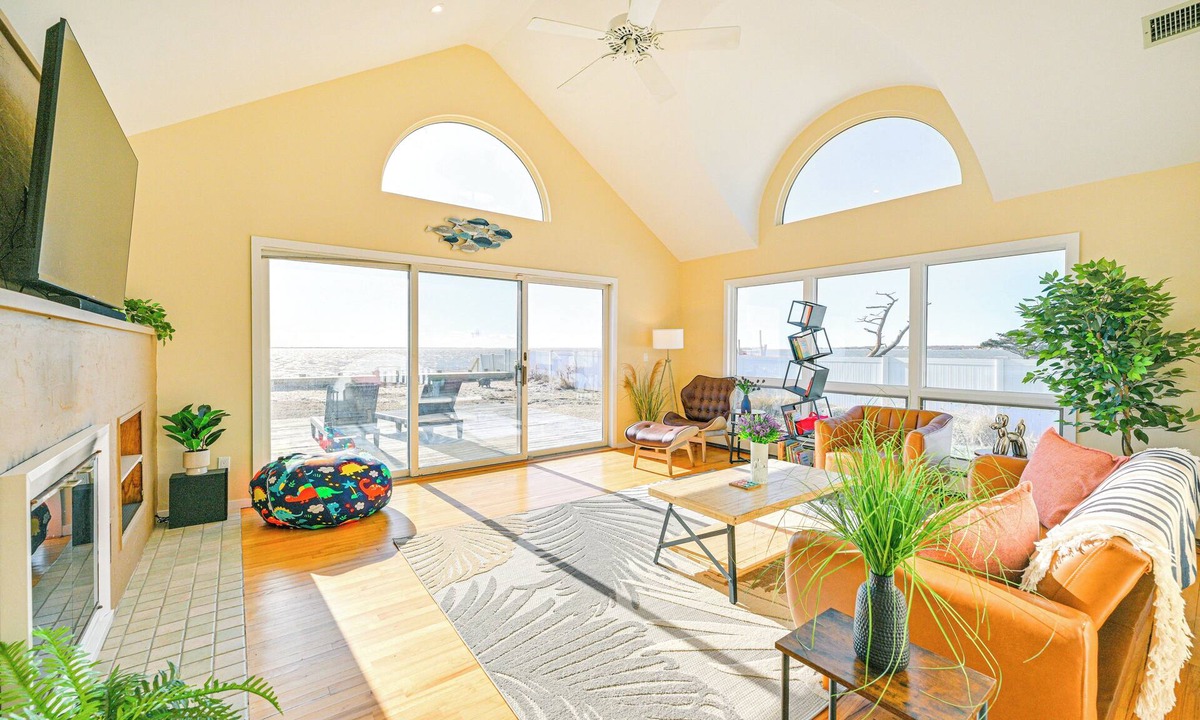East Patchogue House | Bayfront Home in Patchogue w/Deck & Fishing Dock