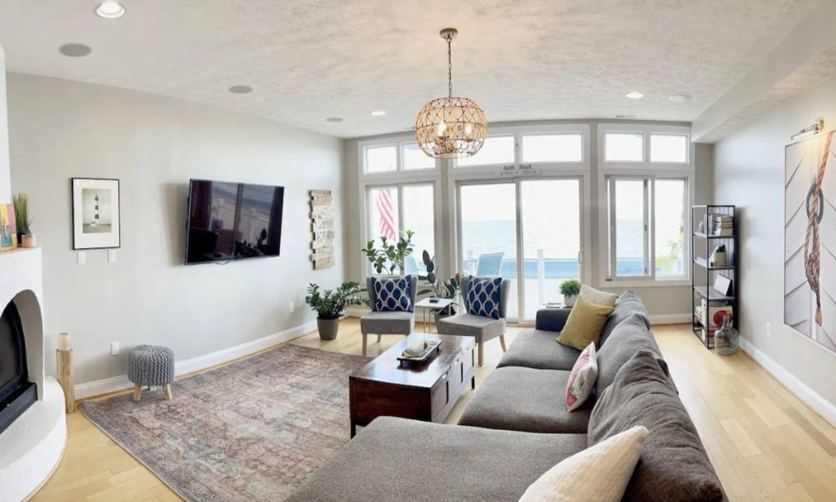 North Beach House | Bayfront Home w/Hot Tub