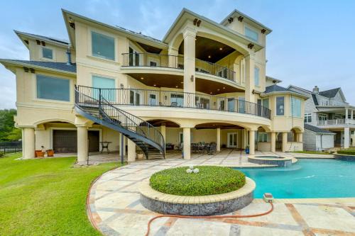 El Lago Villa | Bayfront Villa w/Million-Dollar Views in Seabrook