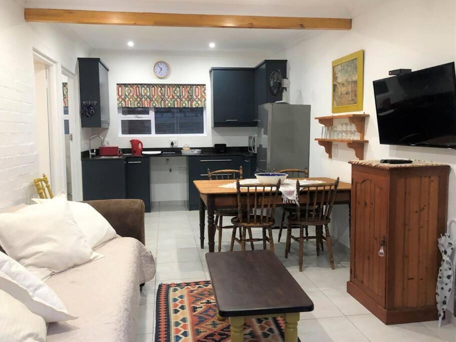 Linkside Apartment | Baylight Accommodation 3 Selfcatering 1 bedroom apartment sleeps 4