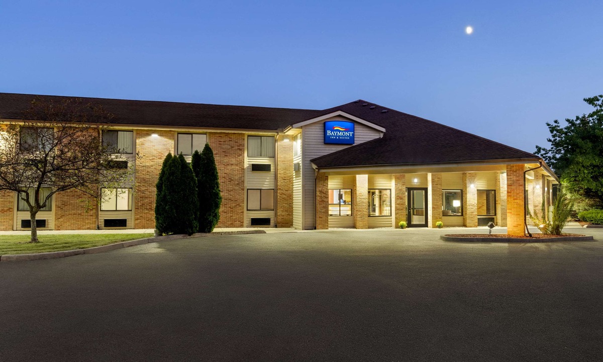 Monroe Hotel | Baymont by Wyndham Monroe