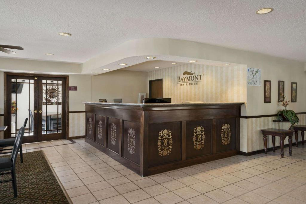 Whitewater Hotel | Baymont by Wyndham Whitewater