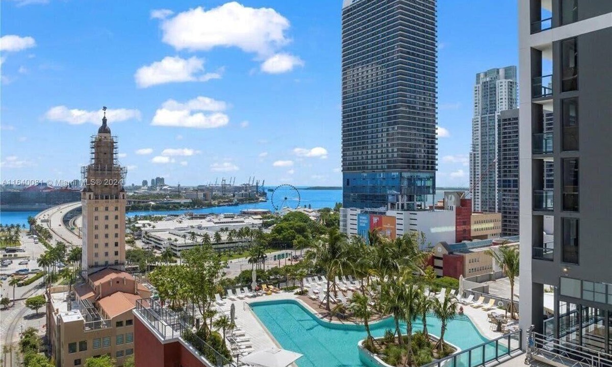 Downtown Miami Apartment | Bayside Breeze, Downtown Luxury Tower, Pool, Gym