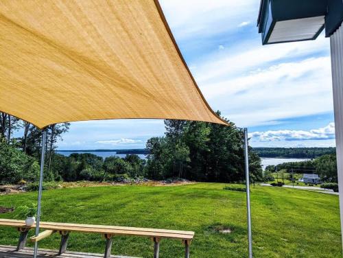 Ellsworth House | Bayside Waterview Cottage