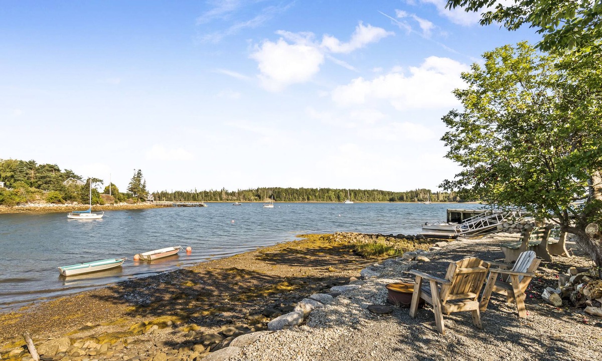 Mahone Bay Bed & Breakfast | Bayview Pines Country Inn