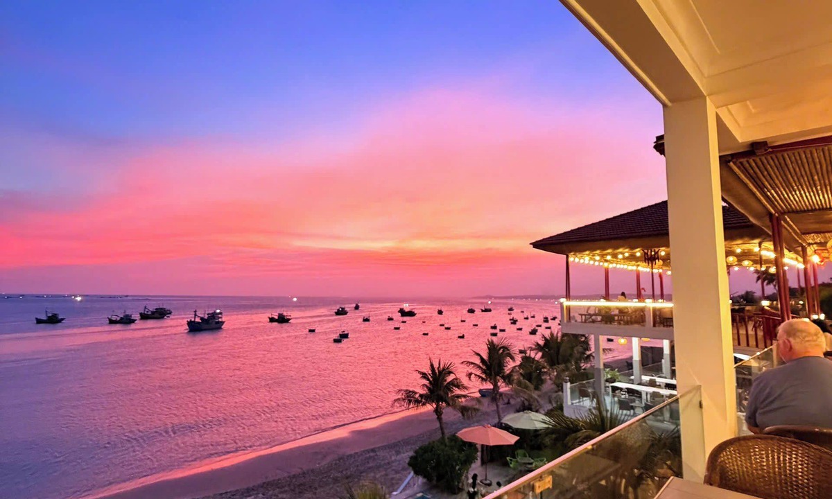 East Ham Tien Beach Resort | BayView Resort & VIllas