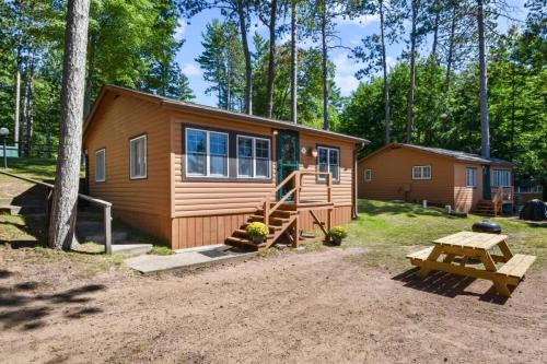 St Germain House | Bayview Resort Waters Edge Cabin 2