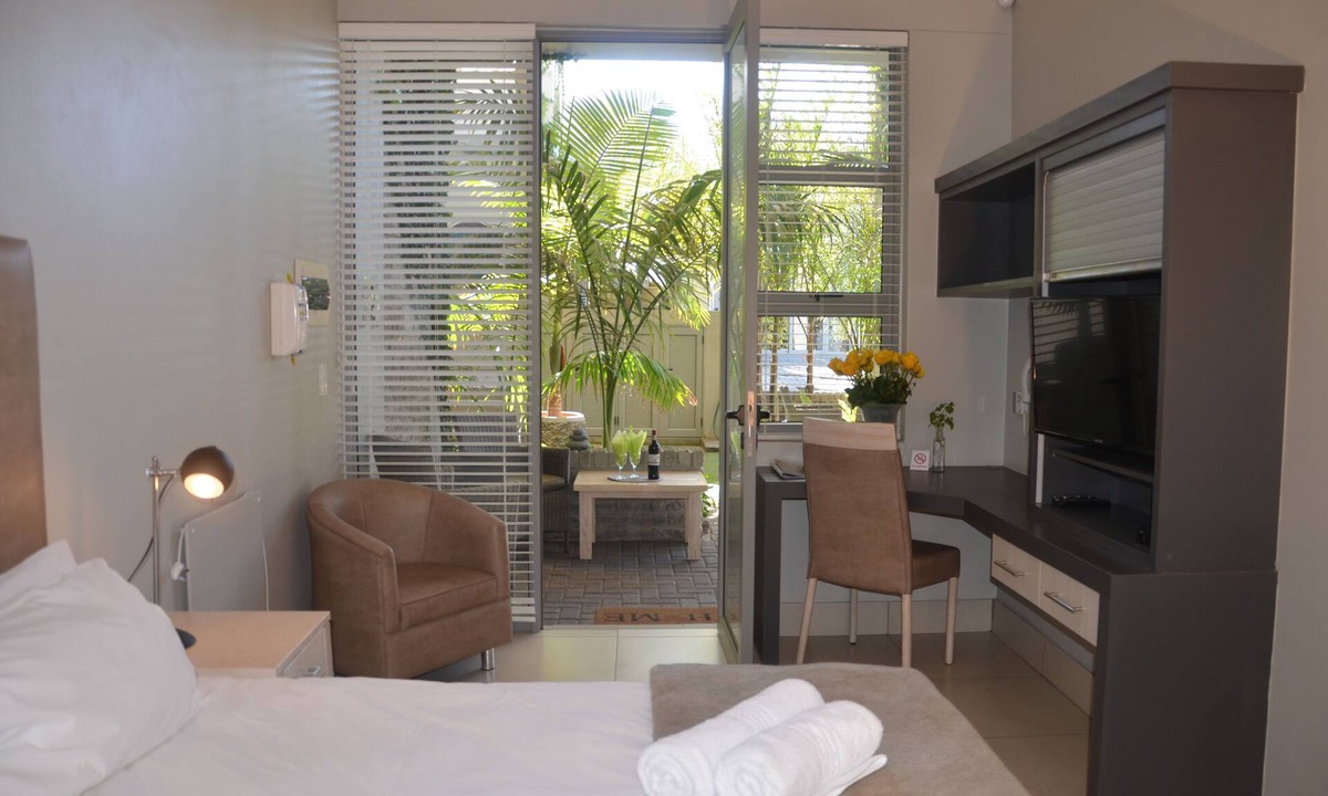 Center Hotel | Be Still Accommodation