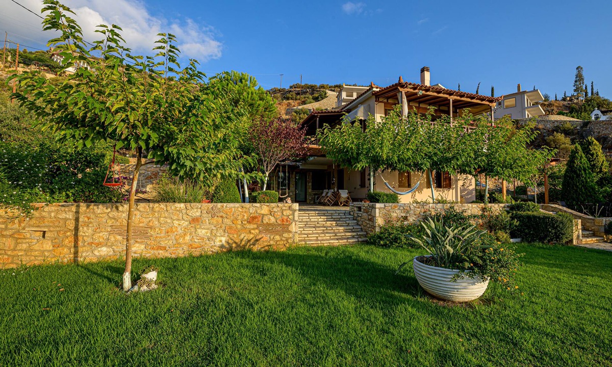 Kefalari Apartment | Beacfront suite Eleni
