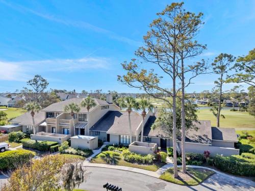 Sawgrass House | Beach-2-Green - 3BR condo w golf views & pool