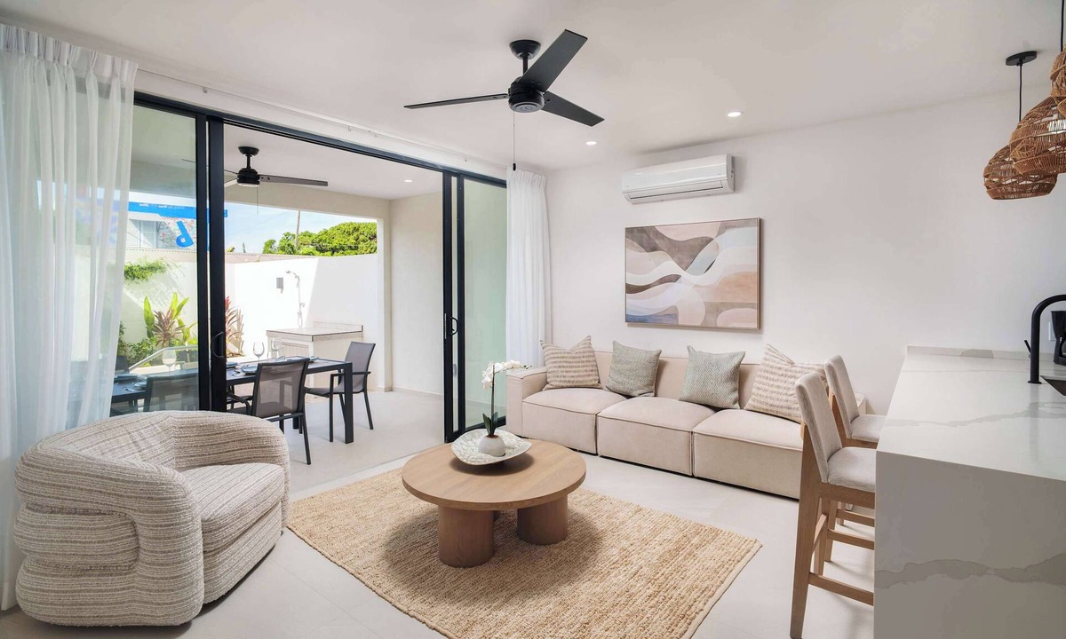 Lower Carlton Beach Condo | Beach 5min, Elegant 3BR Pool Villa! Near Holetown