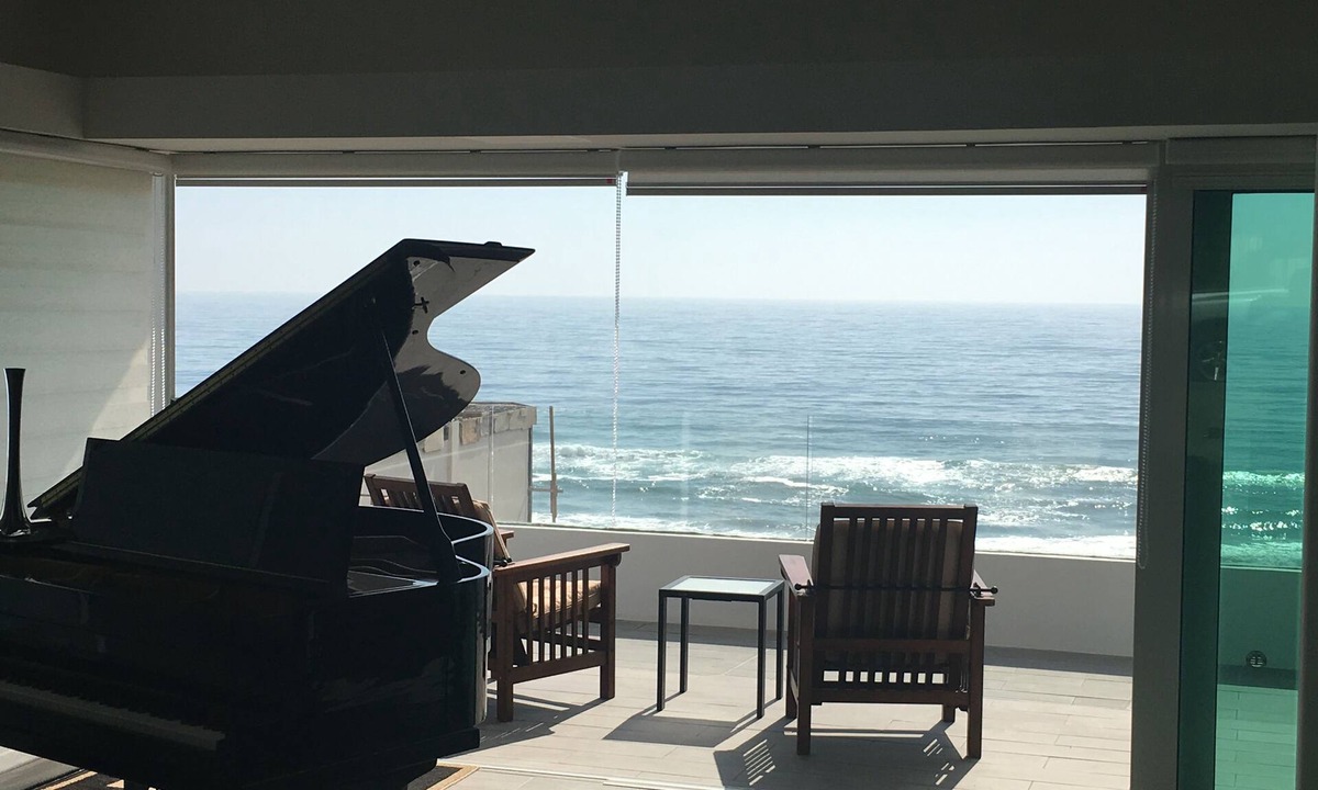 La Fonda House | Beach Access! 4 Bedroom 3 Bath Modern Beach Home