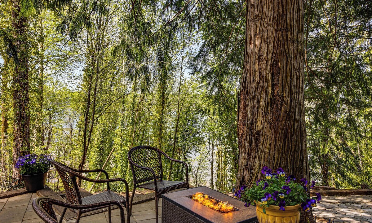 Gig Harbor Cottage | Beach Access Historic Cabin on Henderson Bay!