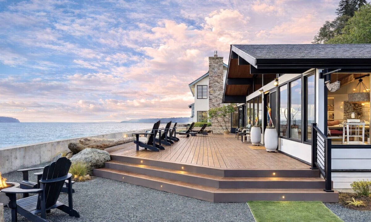 Bells Beach House | Beach Access, Kayaks, SUP, Pool Table and Whale watching