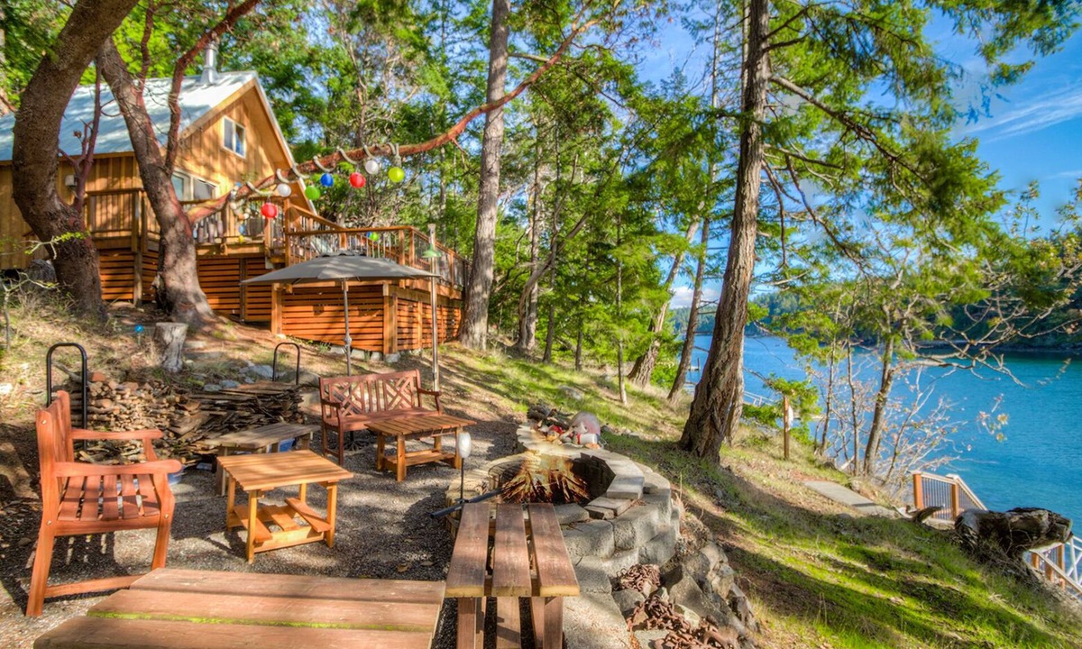 Roche Harbor Cabin | Beach and Dock Access! (NBWR)