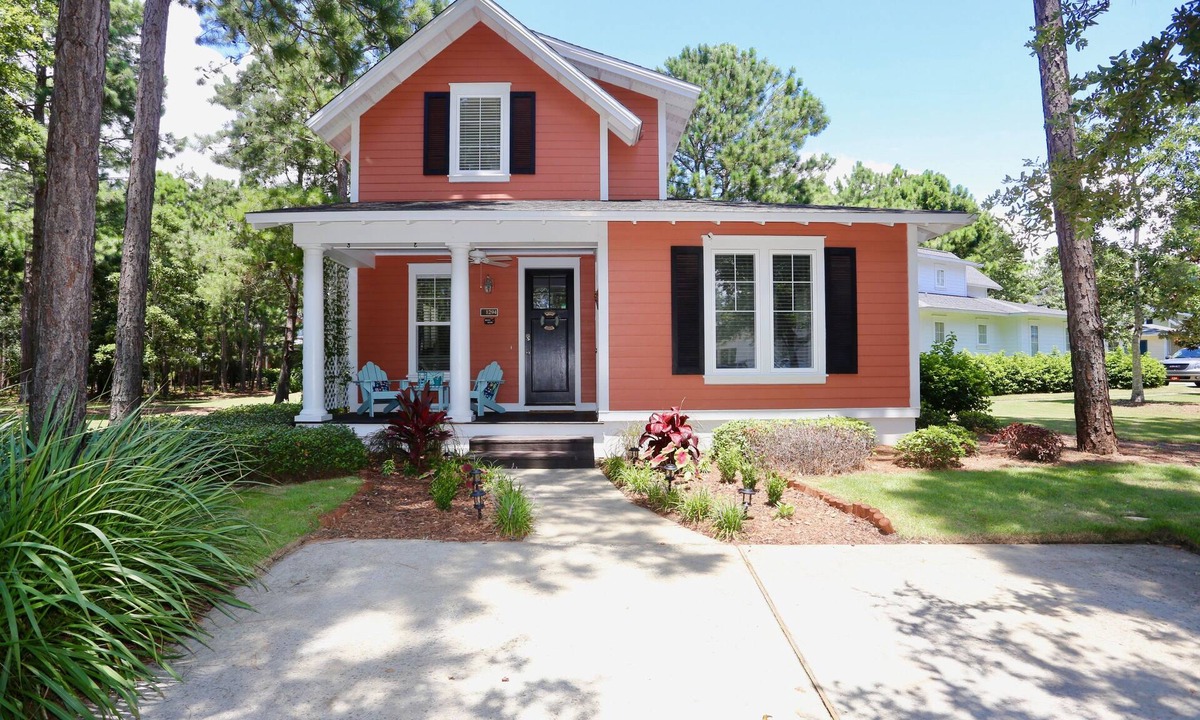 Laurel Grove Cottage | BEACH and GOLF cottage, Emerald Coast, 2 Golf Carts, Sleeps 6+