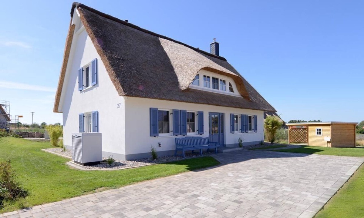 Gross Schwansee Cottage | Beach bench, Germany