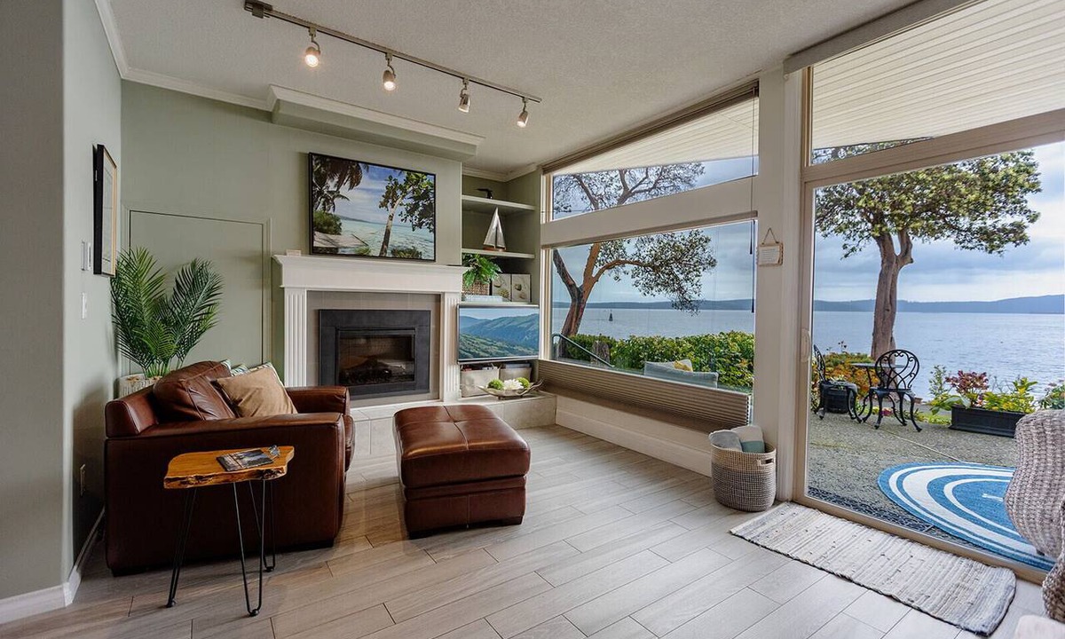 North Oyster Condo | Beach Bliss oceanfront king suite! Stunning view, patio, dock, pool & hot tub!