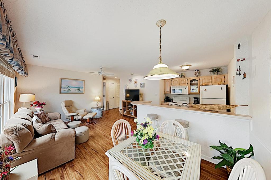 Myrtle Beach Apartment | Beach Bliss