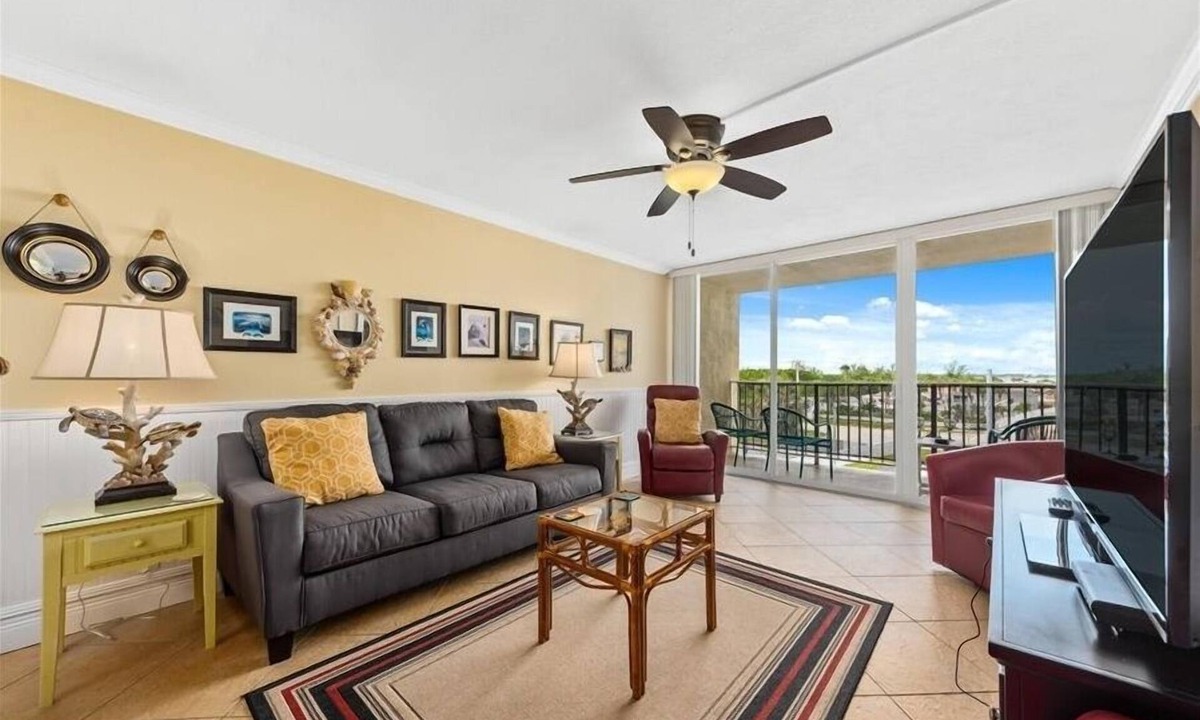 Hutchinson Island South Apartment | Beach Condo/Island Beach Resort/No Cleaning Fee/Condo 412