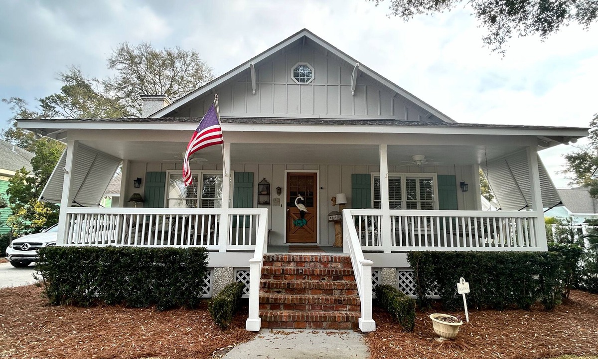Saint Simons Island House | Beach Cottage with Pool