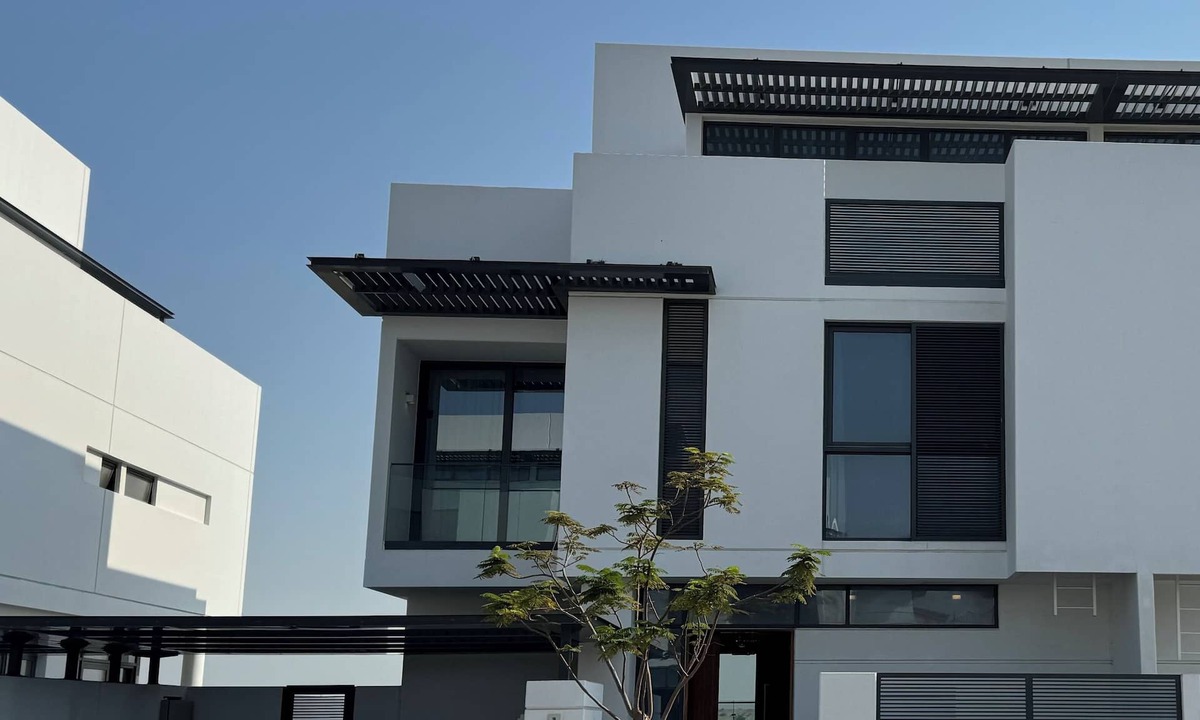 Al Hamriya Villa | Beach Front 4-bedroom villa with heated SPA pool