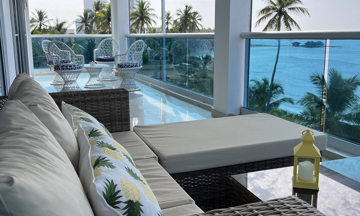 Mar De Sol House | Beach front apartment with spectacular views.