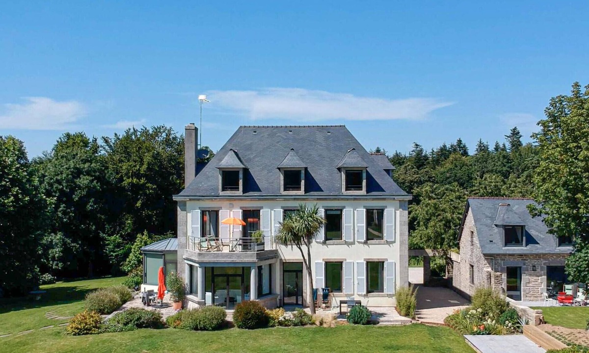 Concarneau Apartment | Beach front apartment in Concarneau with sauna