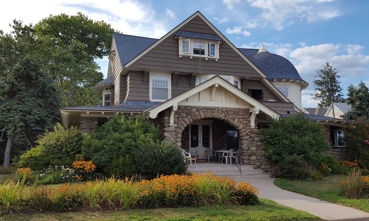 Woodmont House | Beach Front Arts & Crafts House With Gorgeous Views Of The Sound