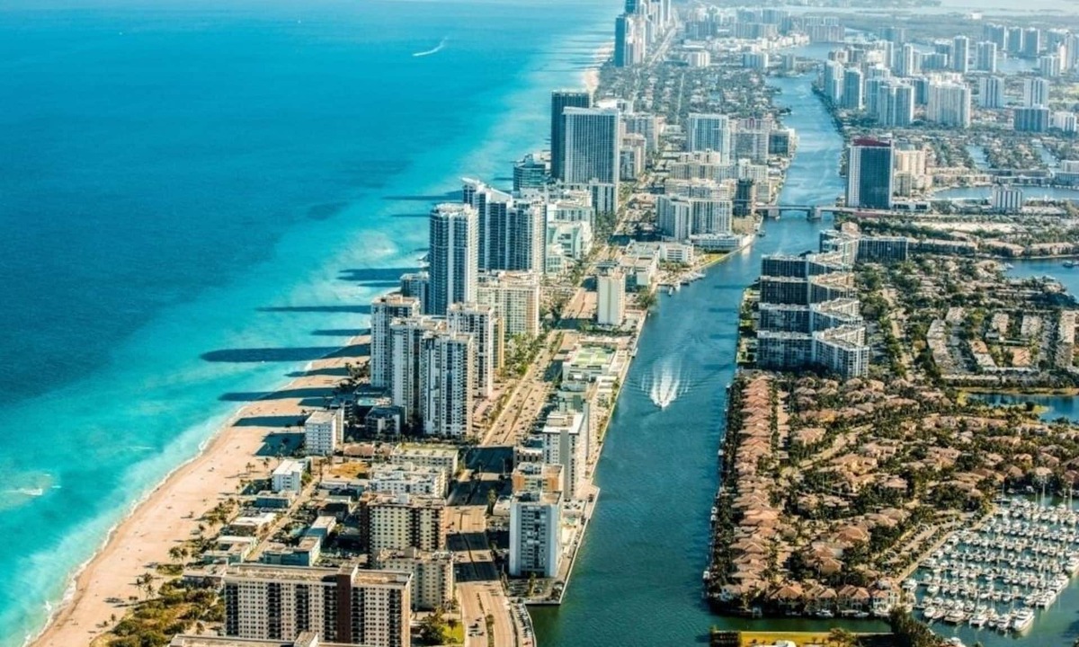 Galt Mile Condo | Beach Front Building sits on the sand/ocean Newly remodeled beautiful condo