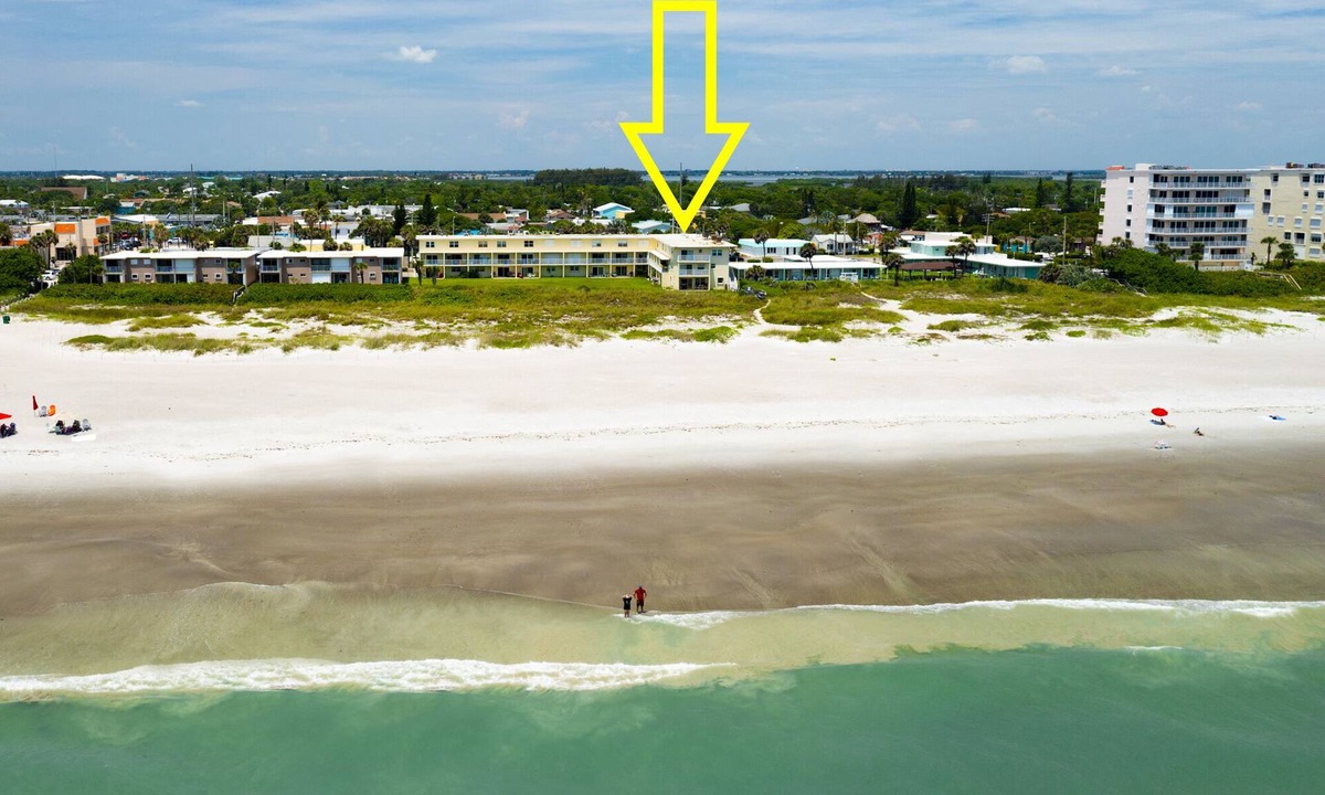Cocoa Beach Condo | Beach Front Condo! Near Minutemen Cswy all shops & restaurants!