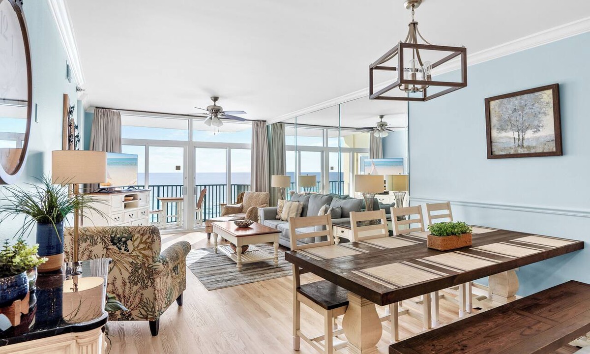 Destin Condo | Beach Front | Endless Views | Gulf Front Pool | Hot Tub