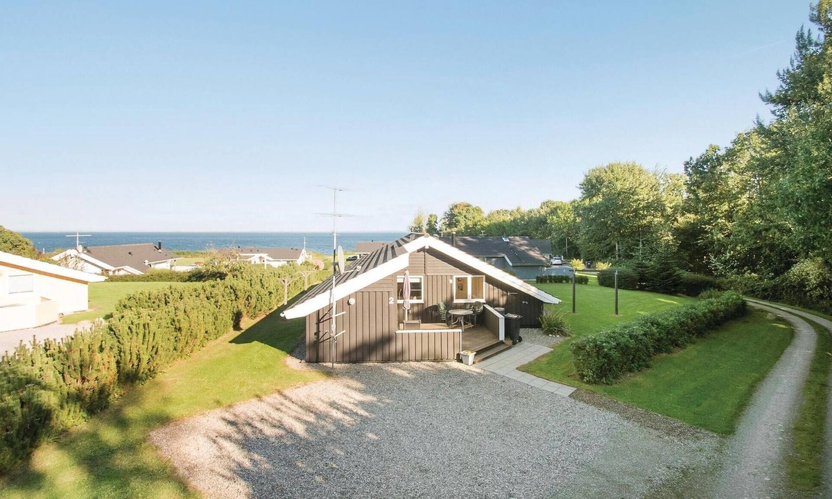 Mommark Strand House | Beach front home in Sydals with sauna