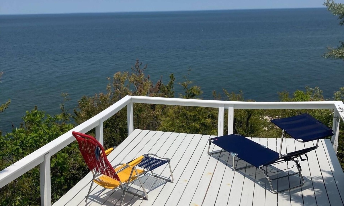 Baiting Hollow House | Beach front house with amazing sea views and its own private beach