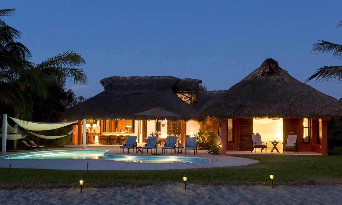 Barra de Colotepec Villa | Beach Front, Ocean Front Living, Affordable Price - Family Friendly