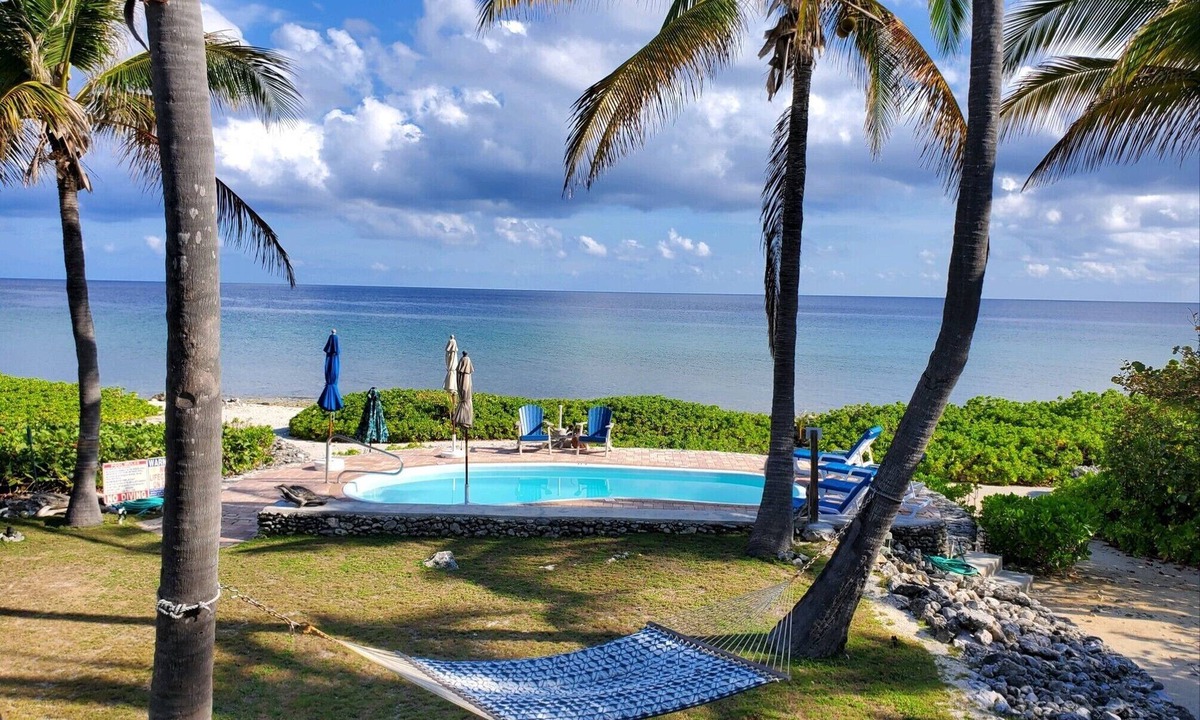 Tibbett's Turn House | Beach Front Paradise Home. Luxurious Funishings!
