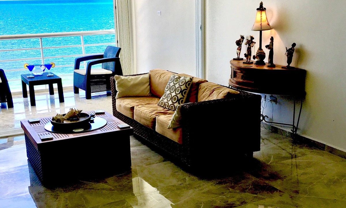 Puerto Morelos Condo | Beach Front Penthouse on the Beach