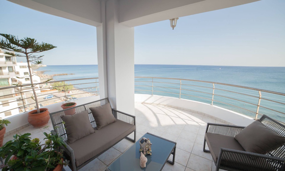 Ierapetra Apartment | Beach front Suite