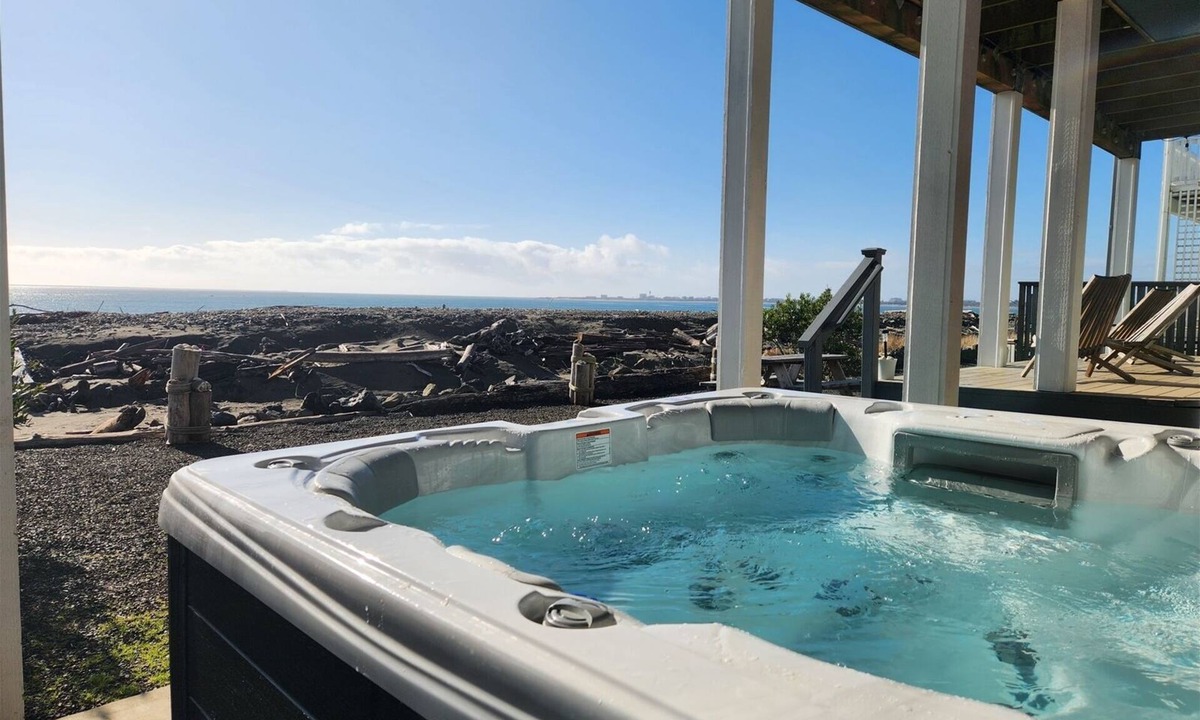 Ocean Shores House | Beach Gem- Private Beach - Hot Tub