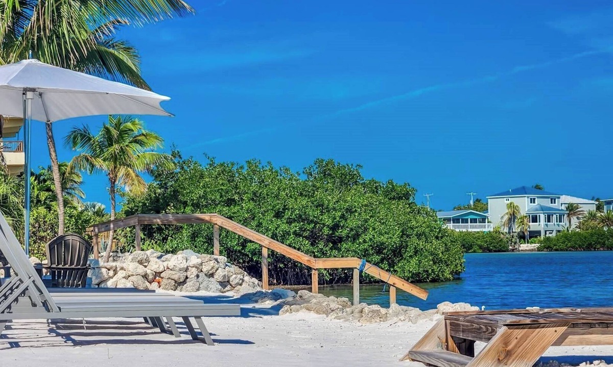Breezeswept Beach Estates House | Beach Haven 4bed/2bath open water single family