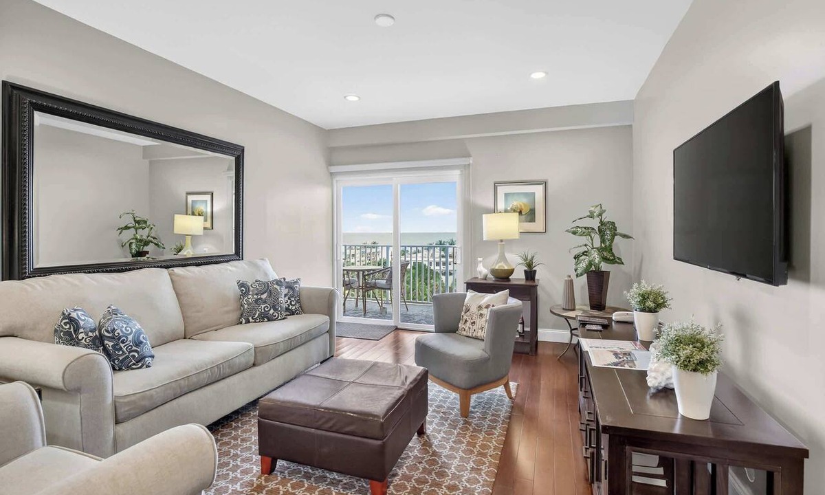 Central Beach Condo | Beach Haven Condo for 2