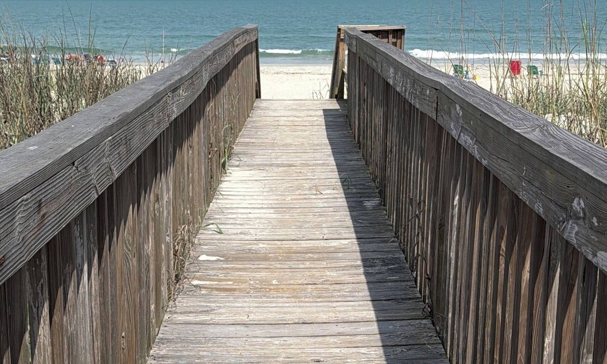 Gulf Stream Estates Condo | Beach Haven Ground Floor Walk to Beach Pool + Fishing Dock Gated