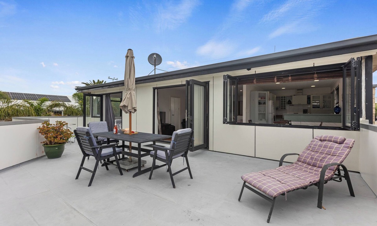 Papamoa Beach House | Beach Haven - Papamoa Beach Escape