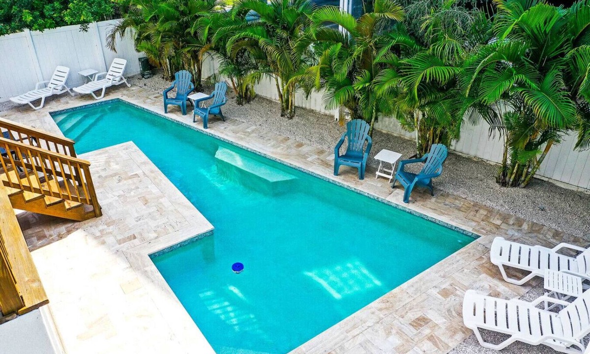 Madeira Beach Villa | Beach Home Luxury S/POOL-Golf Cart
