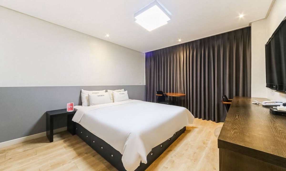 Yeongdo Hotel | Beach Hotel