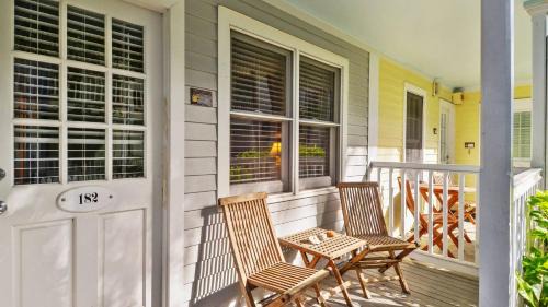 Truman Annex Apartment | Beach House Condo by AvantStay