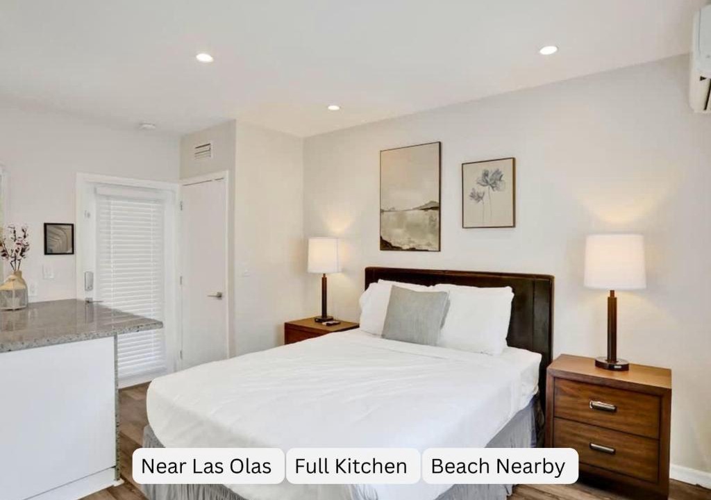 Hendricks and Venice Isles Apartment | Beach Isles Modern Studio Apartment in Fort Lauderdale with Patio