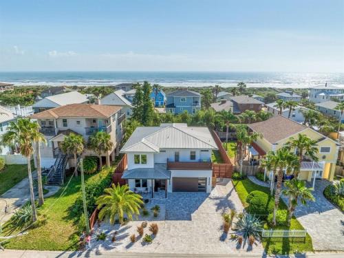 Butler Beach House | Beach luxury I Pool, hot tub I Outdoor kitchen