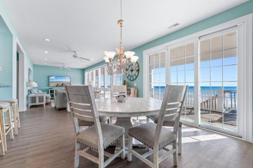 Garden City House | Beach Retreat