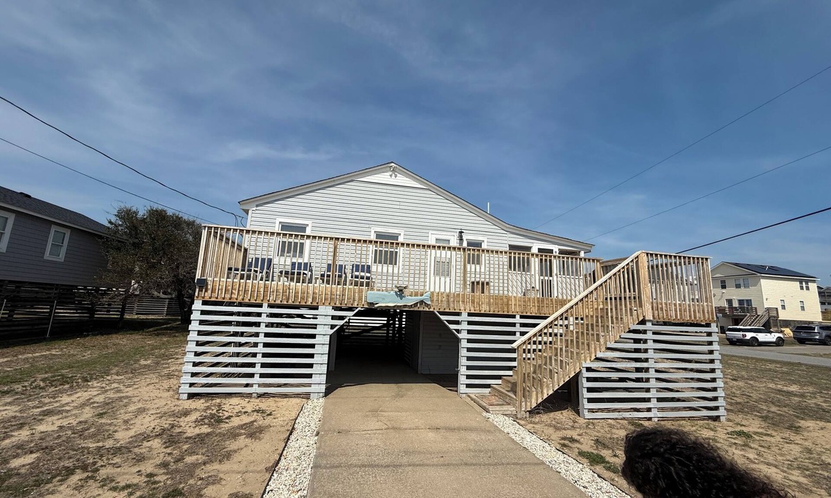 Kill Devil Hills Cottage | Beach side 3-bed across from Wright Brothers Park, 2 blocks from beach access
